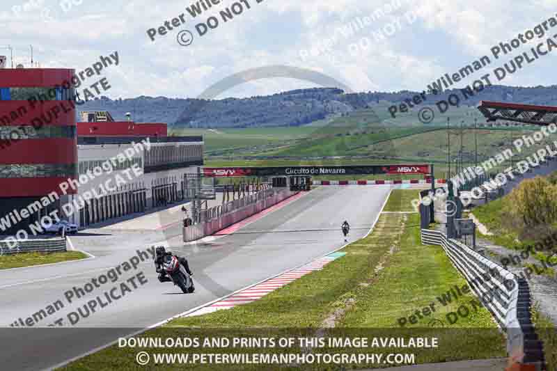 cadwell no limits trackday;cadwell park;cadwell park photographs;cadwell trackday photographs;enduro digital images;event digital images;eventdigitalimages;navarra;no limits trackdays;peter wileman photography;racing digital images;trackday digital images;trackday photos
